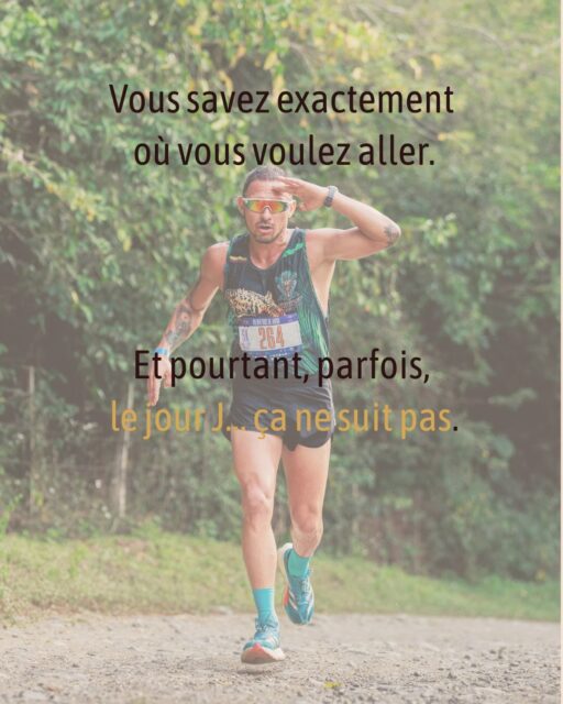 On peut être motivé, bien préparé… et pourtant ne pas retrouver exactement ses moyens le jour J.Pour un sportif, c’est particulièrement déroutant.Après une contre-performance, on cherche naturellement une explication :J’étais trop stressé ? Trop fatigué ? Pas assez préparé ? Est-ce que je dois modifier mon entraînement, ma récupération, mon alimentation, mon hydratation ?Et toutes ces pistes peuvent être pertinentes.La performance dépend de nombreux facteurs, et il n’y a aucune raison de les écarter au profit d’une explication unique.Mais il arrive aussi que certaines réactions semblent difficiles à comprendre au regard de ce que l’on avait préparé : une perte inhabituelle de moyens dans un contexte précis, une difficulté qui revient lorsqu’un certain enjeu apparaît, une réponse différente de celle que l’on connaît à l’entraînement.Nous ne pilotons pas chacune de nos réactions consciemment. Des automatismes, des apprentissages et le contexte peuvent aussi participer à ce qui se passe.Cela ne signifie pas qu’il faudrait chercher derrière chaque difficulté un mystérieux « blocage inconscient ».Cela invite simplement à élargir la question :« Qu’est-ce qui a influencé ma réponse dans cette situation précise ? »La motivation et la préparation comptent.Mais elles n’expliquent pas toujours, à elles seules, tout ce qui se joue le jour J.